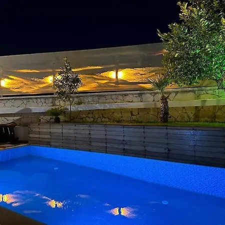 Willa Center With Pool Leylacanhouse Çeşme
